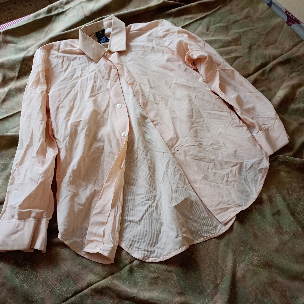 Freebie: Del Monte London Super Nylon shirt for kids 6-13 (storage stains) - Picture 1 of 3